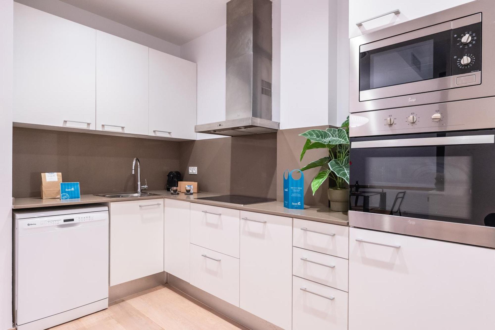 Sweett - Carrer Girona Apartment